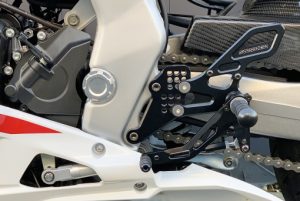 Strikerスペシャルステップキット Honda Cbr250rr対応オプションパーツ発売 クイックシフター対応キット ブレーキホースセット バイク マフラー バックステップのストライカー